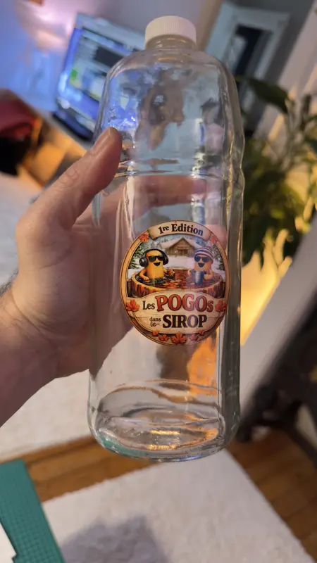 Étiquette Pogos appliquée sur bouteille